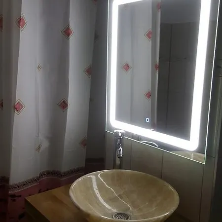 Apartament De Mijloc