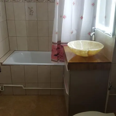 De Mijloc Apartament
